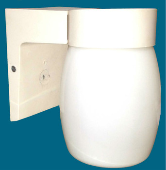 Wall light with automatic sensor