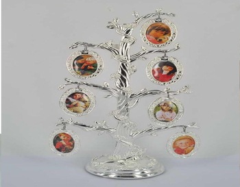 FAMILY TREE W/7 OVAL PHOTO FRAMES