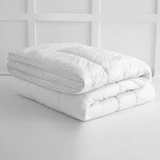 White Comforter, Pattern : Plain
