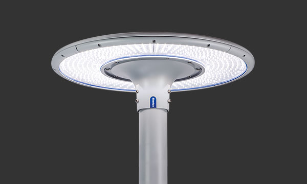 High performance LED pole top luminaires