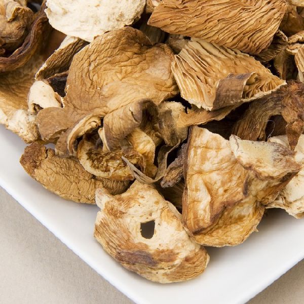 Beige Dry Oyster Mushroom Vacuum-sealed Bags for Culinary Purposes