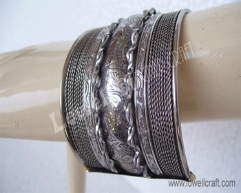 Antique Wrist Cuff bracelet, Gender : Women's