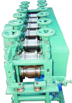 Roll forming machine