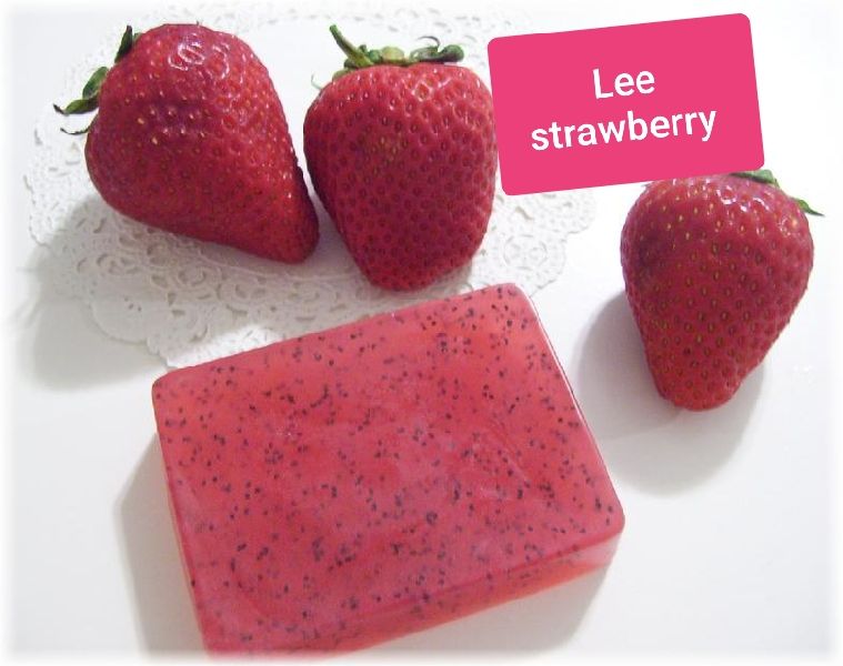 Lee Strawberry Soap, Feature : Whitening, Basic Cleaning