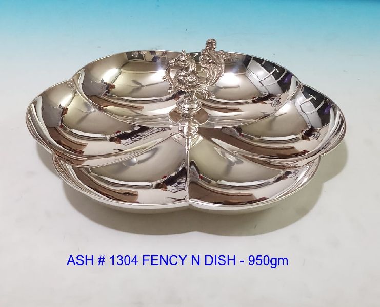 950 gm Polished Silver Plated Tray, Feature : Attractive Pattern, Durable, Fine Finished