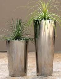 Non Polished Metal Flower Pot, for Home Decoration, Outdoor Decoration, Style : Antique, Modern