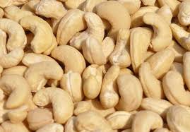 Dried Common raw cashew nuts, for Food, Foodstuff, Snacks, Sweets, Packaging Type : Pouch, Sachet Bag