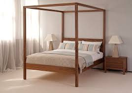 Laminated Finishing Printed Metal Wooden Four Post Bed, Feature : Comfortable, Durable, Termite Proof