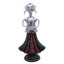 Non Polished Iron Lady Showpiece, for Home Decor, Hotel, Office, Pooja, Size : Customized, Standard