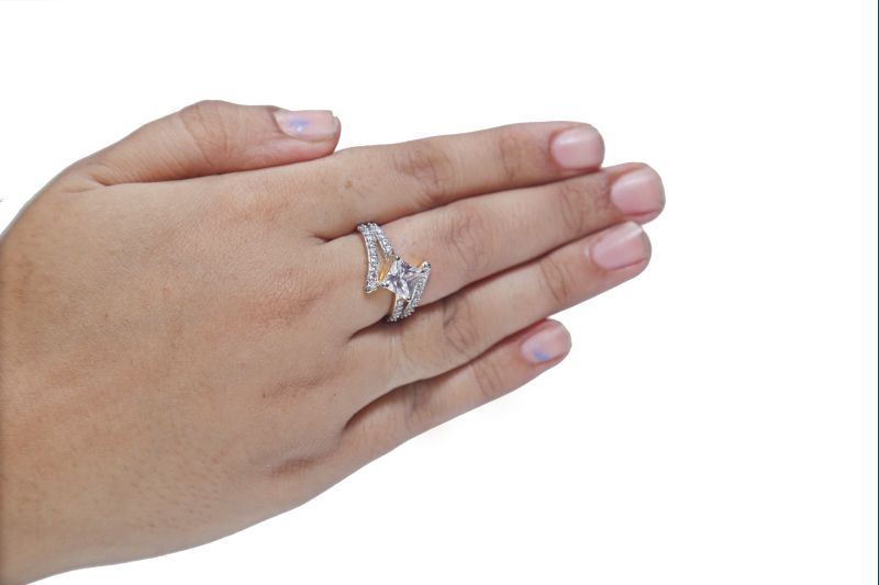 Polished Designer Solitaire Ring, Occasion : Part Wear, Wedding Wear