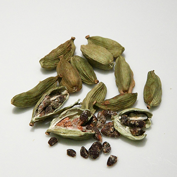 Natural Green Cardamom, Packaging Type : Packed in plastic bags