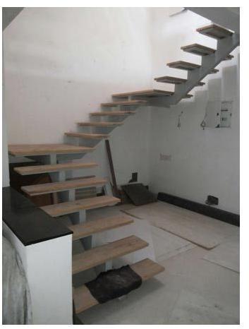 Non Polished Mild Steel staircase, for Home, Hotel, Office, Feature : Alluring Look, Fine Finishing