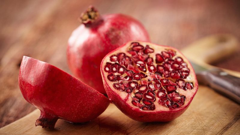Organic fresh pomegranate, Packaging Size : 100-500kg