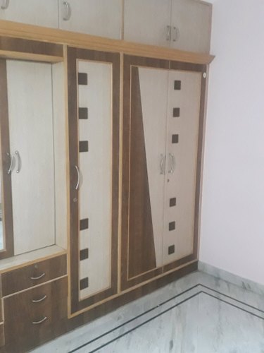 Wooden Almirah Polishing Service