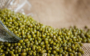 Common Green Moong Gram, Feature : Easy To Cook, Healthy To Eat, Highly Hygienic, Nutritious, Good In Taste