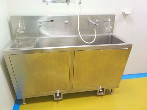 Stainless Steel Silver Foot Operated Station