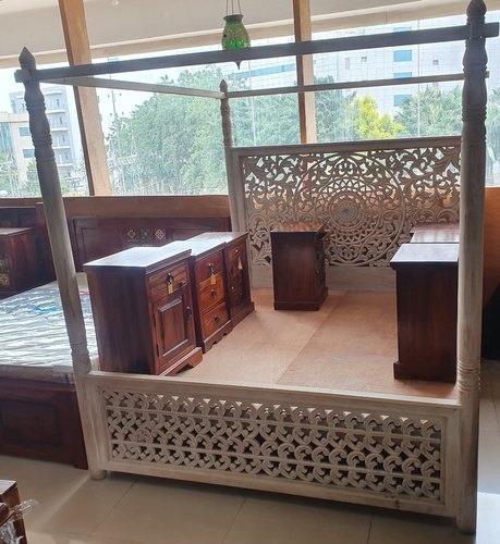  Sheesham Ethnic Wooden Bed, Size : King Size