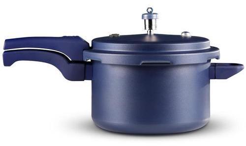 Plastic non stick pressure cooker