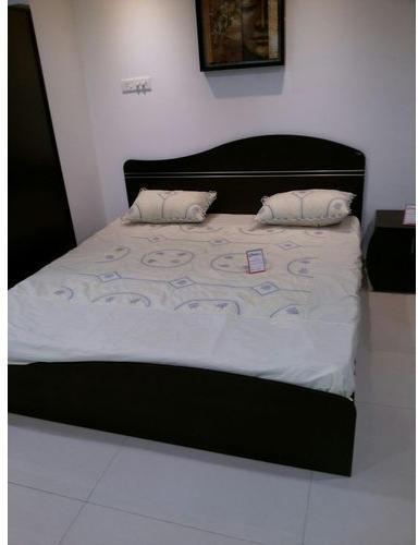 Wooden Single Bed, Size : 5 X 6.5 Feet