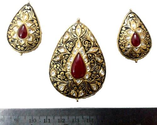 Kundan Pendant Set