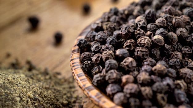 Organic black pepper seeds, Style : Dried