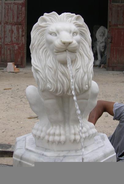 Polished Lion Stone Fountain, for Water, Feature : Bright Shining, Non Breakable, Stable Performance
