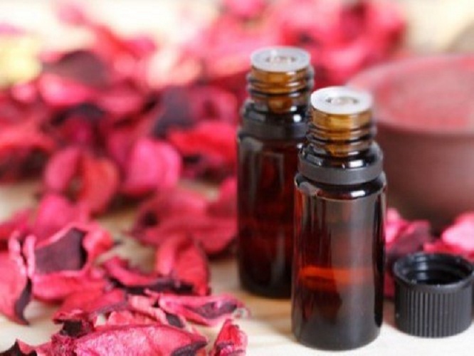  Rose Wood Leaf Oil, for Personal Care, Cosmetic, Purity : 99.9%