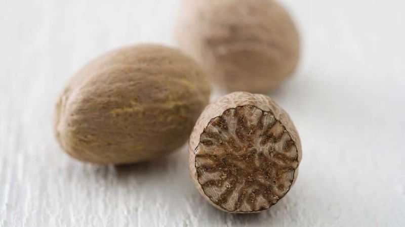 Common nutmeg, Certification : FSSAI Certified