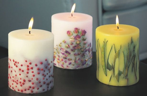 Glossy Beeswax Handmade Candles, for Smokeless, Fine Finished, Pattern : Printed