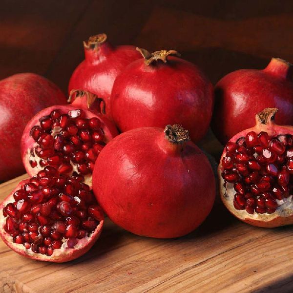 Common fresh pomegranate, for Making Custards, Direct Consumption, Feature : Pesticide Free