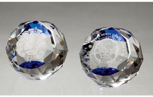 Crystal Ball Paper Weight, Shape : Round