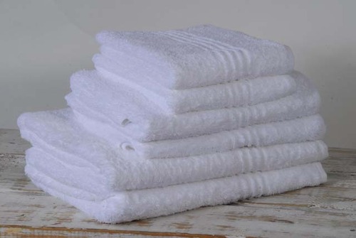 White Bath Towels, Pattern : Plain