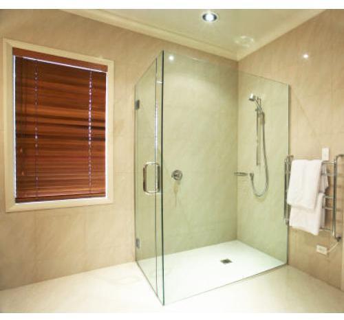 Glass Designer Shower Enclosure, for Bathroom Use, Feature : Easy To Install, Excellent Strength, Fine Finishing