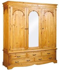 Doubke Door Antique Cupboard, Feature : Bright Shining, Dust Proof, Fine Finished