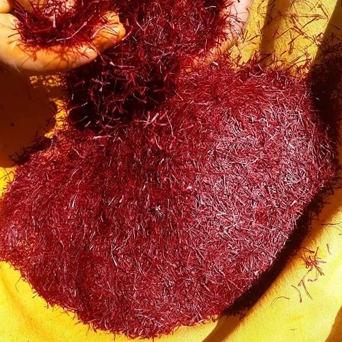 Organic Kashmiri Saffron Threads, Packaging Type : Plastic Pouch