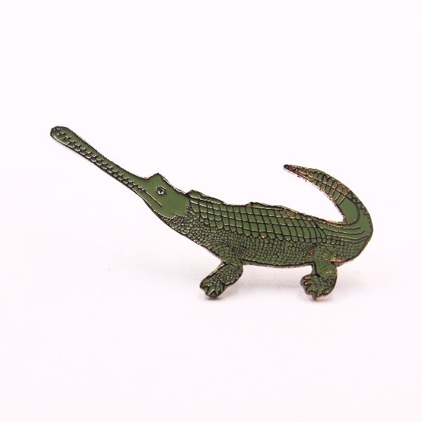 Oval The Alligator Lapel Pin (Customized), for Clothing, Style : Antique, Classic