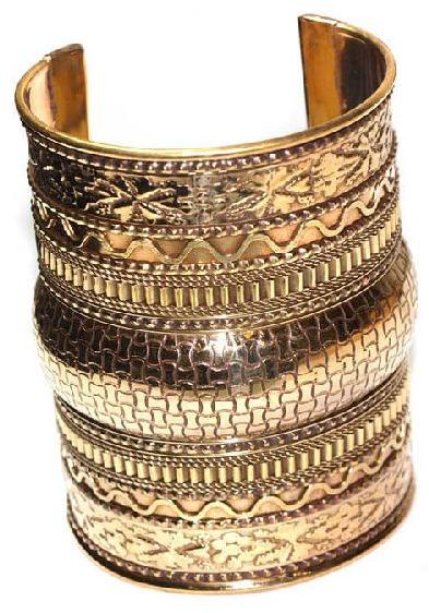 Polished brass cuff, Gender : Female