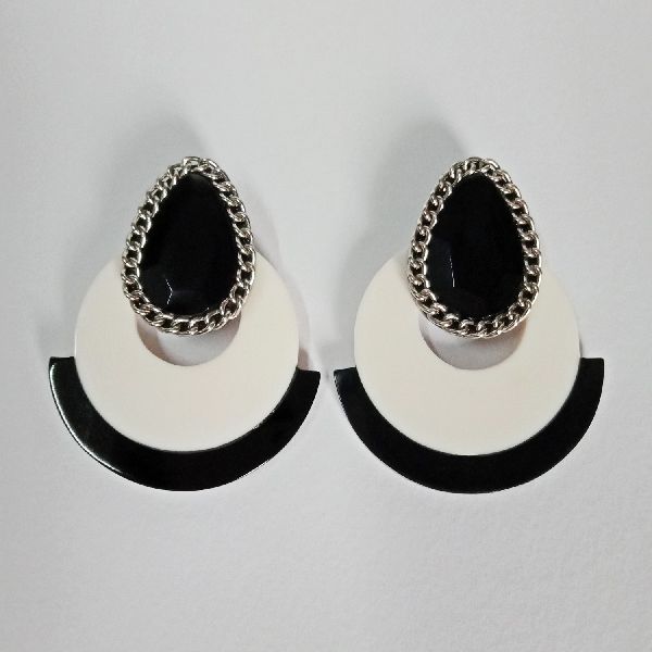 Plain Coated Resin Stud Earrings, Shape : Round, Oval