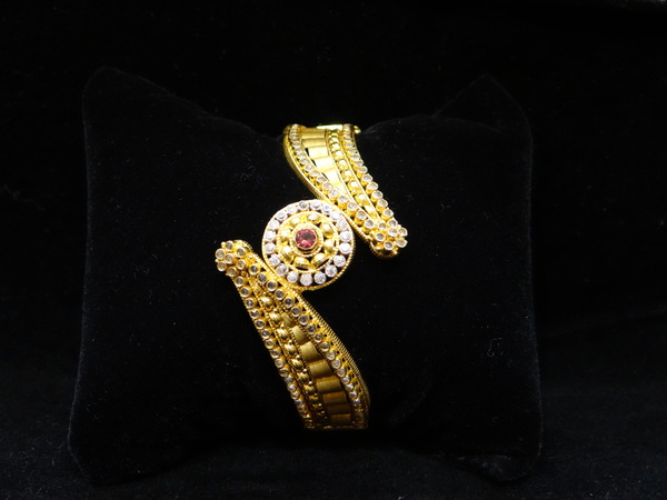Gold Bracelet, Occasion : Engagement, Party Wear, Wedding Wear