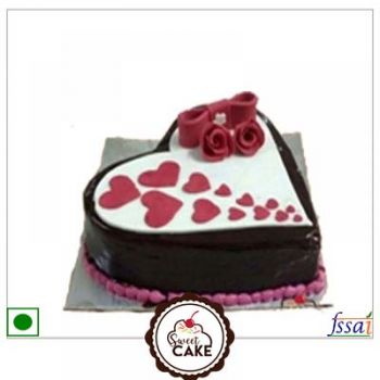 Chocolate Heart Fondant Cake, Taste : Sweet