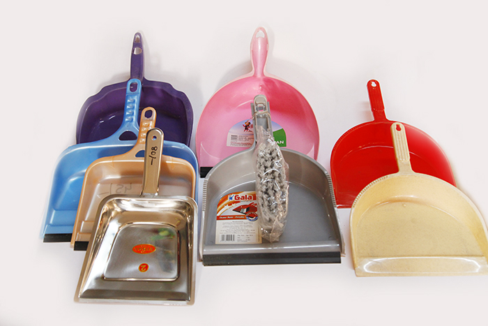 Plastic Dust Pan, for Cleaning Purpose, Feature : Rust Proof