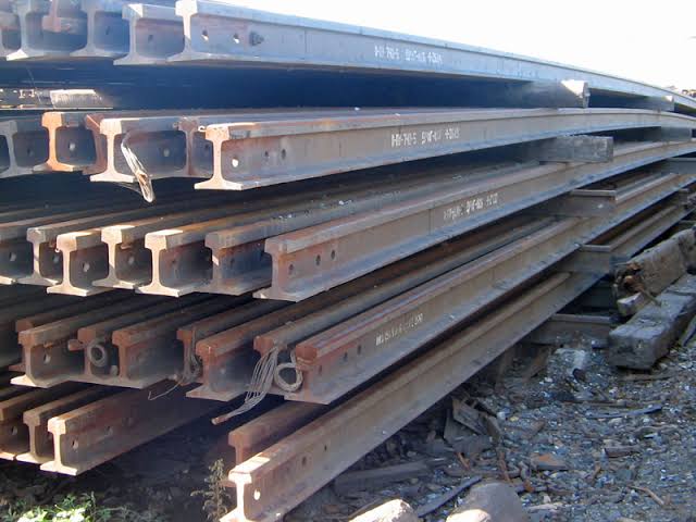 Bar Iron Used Rail Scrap, for Melting, Form : Solid