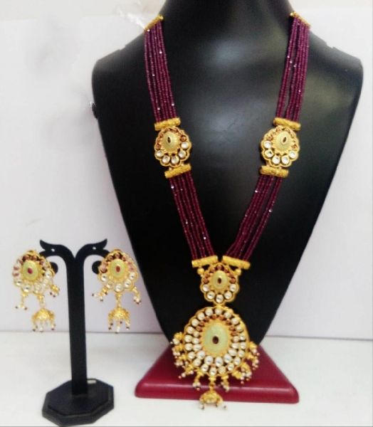 Kundan Neckpiece Set