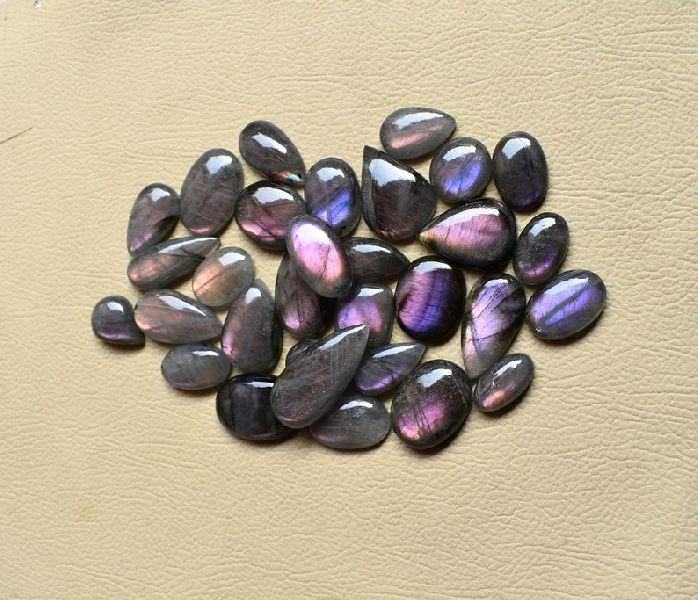 Oval Polished Flashy Purple Labradorite Gemstone, for Jewellery Purpose, Size : Standard