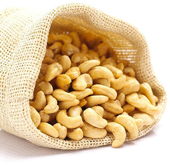 Oval cashew nuts, for Food, Packaging Type : Sachet Bag