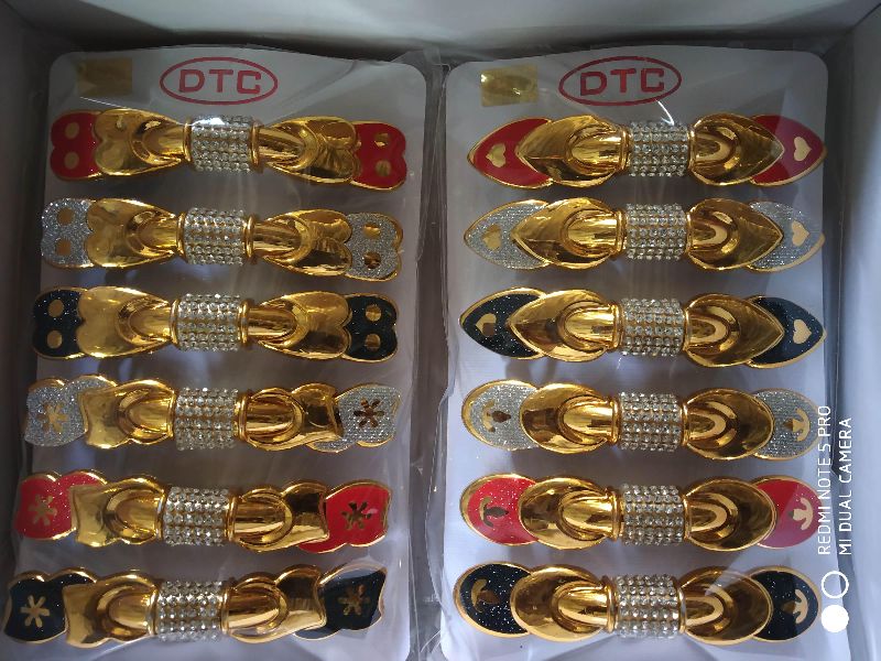 10 Gram Golden Color Fashion Hair Clips Application Household at Best  Price in Mumbai  M V Impex