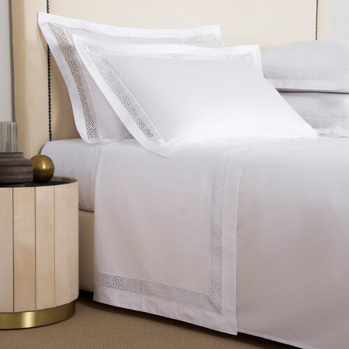 Bed Linens, for Home, Hotel, Feature : Comfortable, Easily Washable