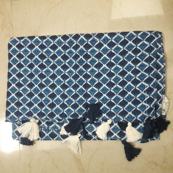 Printed Cotton scarves, Specialities : Comfortable, Easily Washable, Skin Friendly, Soft Texture