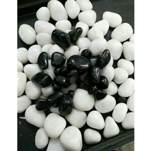 Black & White Quartz Pebble Stone, Feature : Crack Resistance, Stain Resistance