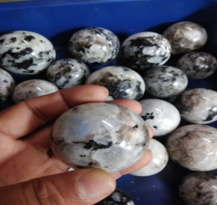 Round Polished Rainbow Moonstone, for Making Jewelry, Color : Black, White